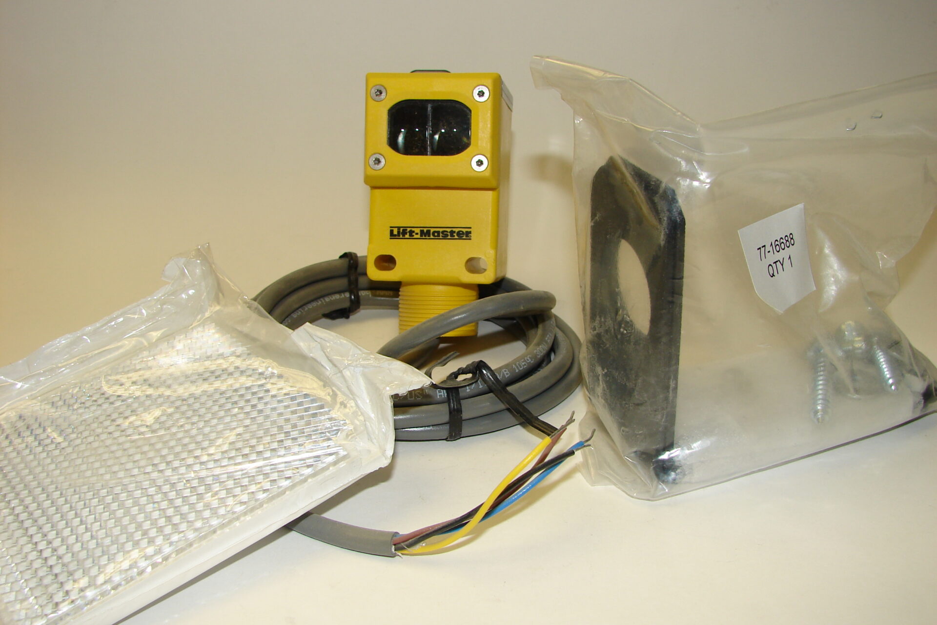 Access - refl photo eye